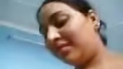 Delhi prostitute Rani shows her nude private boobs &amp_ pussey &amp_ take oral sex with costumer.