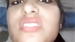 Horny Indian Girl Fingering and Cumming with Loud Moan : https://ourl.io/MrCH1y