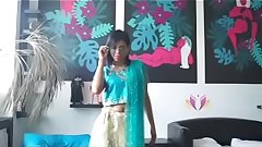 Canela Skin dancing on Indian Bollywood Song